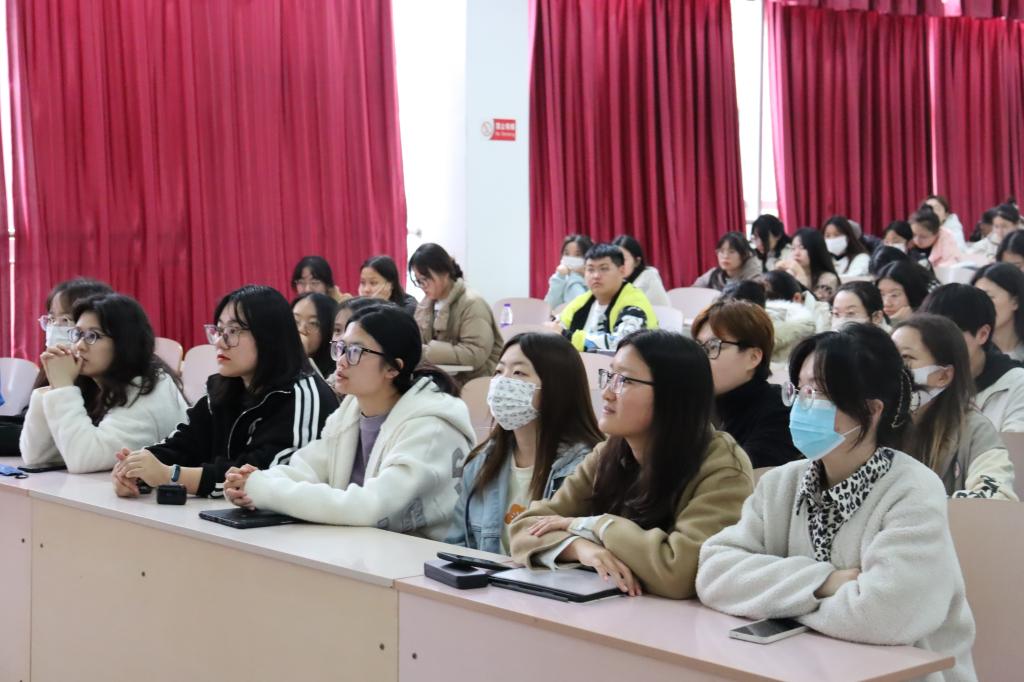 外国语学院举办《大语言与大国的语言》专业讲座 - 烟理论坛