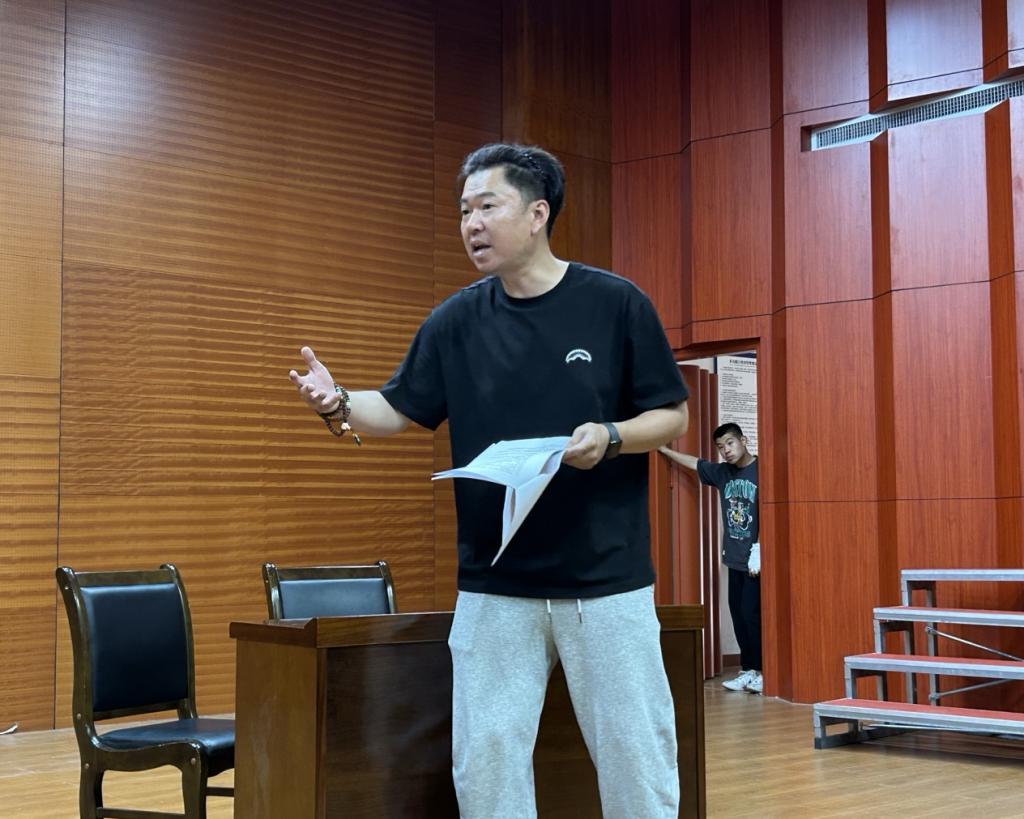 公共艺术教育中心开展戏剧表演艺术研讨 - 烟理论坛